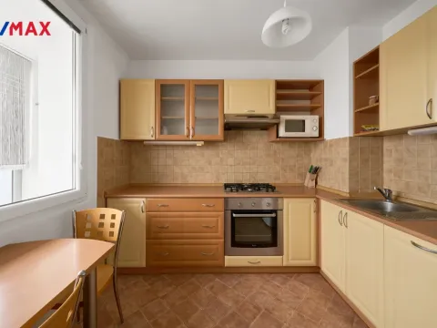 Pronájem bytu 2+1, Pardubice - Zelené Předměstí, nábřeží Závodu míru, 59 m2