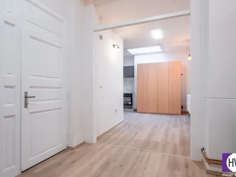 Prodej kanceláře, Praha, Jagellonská, 36 m2