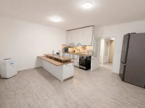 Prodej bytu 2+kk, Praha - Troja, Hnězdenská, 43 m2