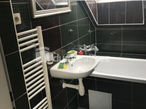 Pronájem bytu 2+kk, Praha - Kobylisy, Zenklova, 45 m2