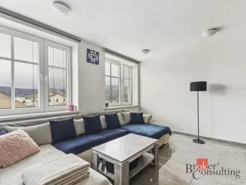 Prodej bytu 3+1, Trutnov - Poříčí, Voletinská, 61 m2