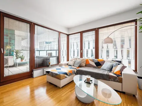 Pronájem bytu 2+kk, Praha - Karlín, Rohanské nábřeží, 67 m2