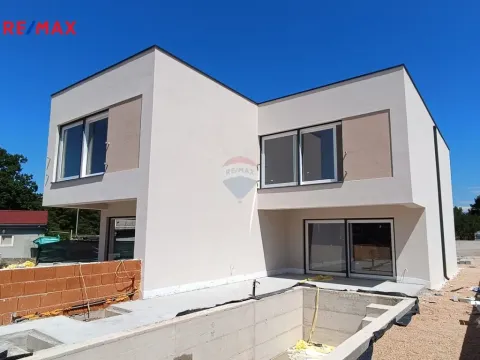 Prodej rodinného domu, Pirovac,Chorvatsko, 102 m2