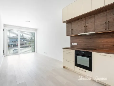 Pronájem bytu 1+kk, Praha - Hostavice, Českobrodská, 31 m2