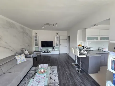 Pronájem bytu 3+kk, Zlín, Mokrá I, 81 m2