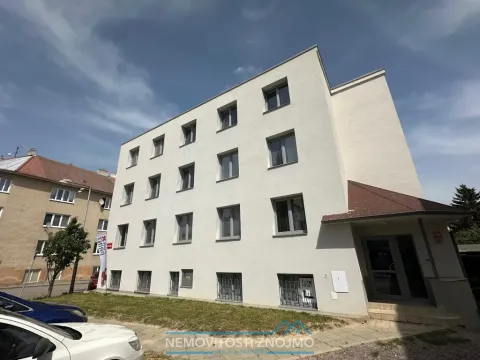 Pronájem bytu 2+kk, Znojmo, nám. Kpt. Otm. Chlupa, 42 m2