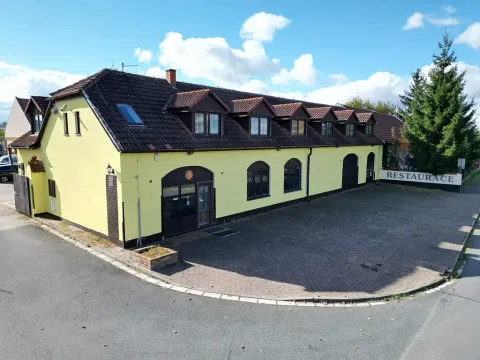 Prodej obchodního prostoru, Břežany I, 590 m2