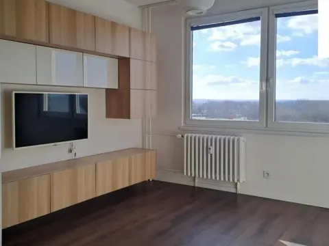 Prodej bytu 2+kk, Pardubice, nábřeží Závodu míru, 42 m2