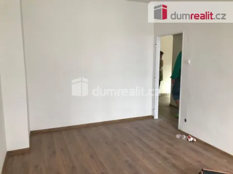 Pronájem bytu 1+kk, Praha - Černý Most, Generála Janouška, 17 m2