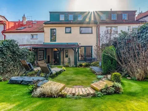 Prodej rodinného domu, Praha - Kobylisy, Sedlecká, 200 m2