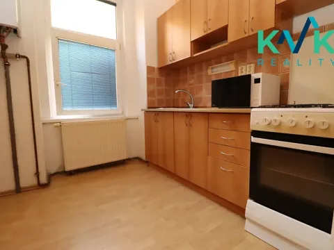 Pronájem bytu 1+1, Karlovy Vary, Lad. Koubka, 29 m2