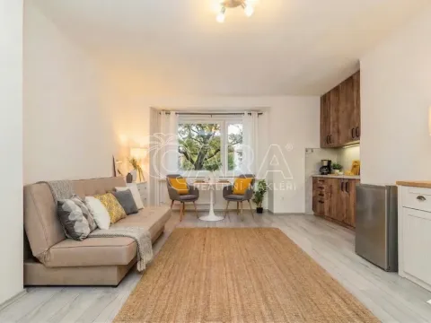 Prodej bytu 1+kk, Kralupy nad Vltavou - Lobeček, nám. Mládežníků, 26 m2