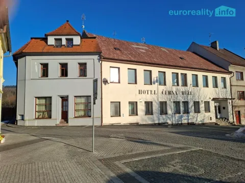 Pronájem restaurace, Žandov, Náměstí, 200 m2