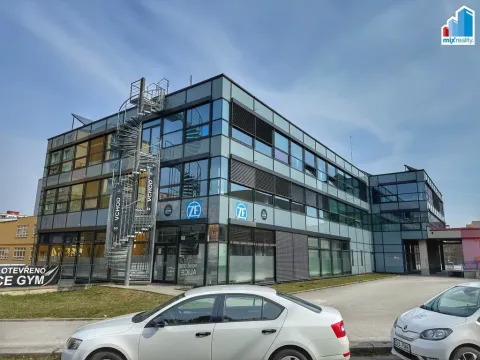 Pronájem kanceláře, Plzeň, Macháčkova, 2000 m2