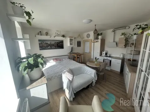 Prodej bytu 1+kk, Ševětín, náměstí Šimona Lomnického, 33 m2