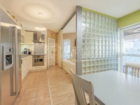 Pronájem bytu 2+1, Praha - Strašnice, Strančická, 49 m2