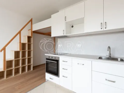 Pronájem bytu 1+kk, Praha - Zličín, Sazovická, 29 m2