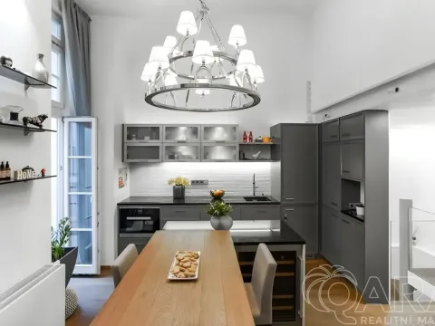 Prodej bytu 2+1, Praha - Nové Město, Soukenická, 62 m2