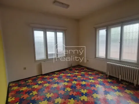 Pronájem kanceláře, Pardubice, Mezi Mosty, 65 m2