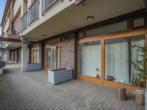 Pronájem obchodního prostoru, Praha - Hlubočepy, Hlubočepská, 104 m2