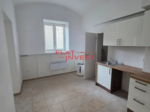 Pronájem bytu 2+kk, Praha - Žižkov, Milíčova, 37 m2