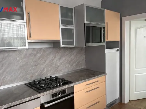 Prodej bytu 3+1, Karlovy Vary - Rybáře, U Koupaliště, 74 m2