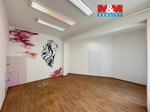 Pronájem obchodního prostoru, Krnov - Pod Bezručovým vrchem, Bezručova, 23 m2