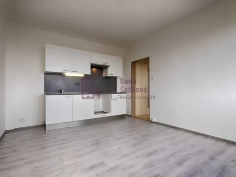 Pronájem bytu 2+kk, Jindřichův Hradec - Jindřichův Hradec III, sídliště Vajgar, 31 m2