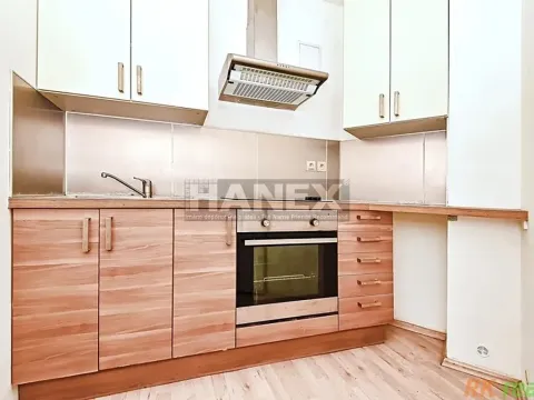 Prodej atypického bytu, Praha - Vršovice, Žitomírská, 47 m2
