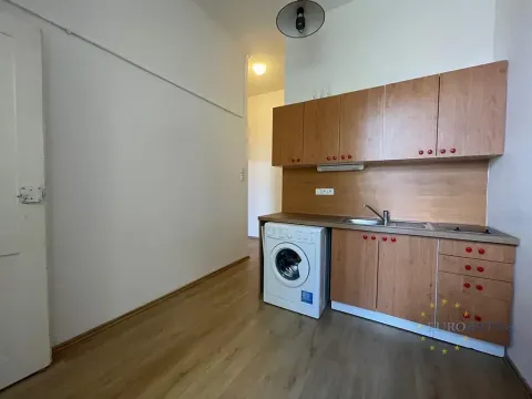 Pronájem bytu 2+kk, Praha - Nusle, Slavojova, 37 m2