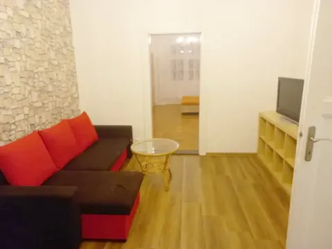 Pronájem bytu 2+kk, Praha - Holešovice, V háji, 52 m2