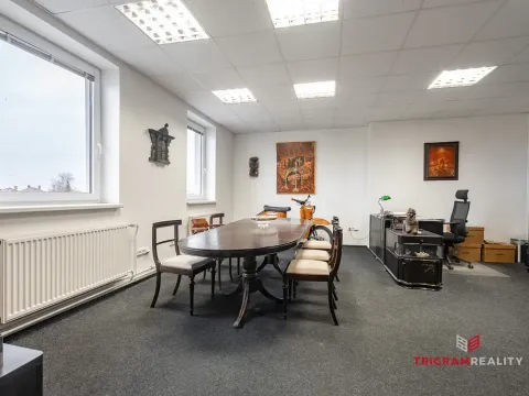 Pronájem kanceláře, Hradec Králové - Rusek, Černilovská, 243 m2