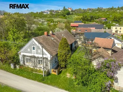 Prodej rodinného domu, Dobrovice, 180 m2