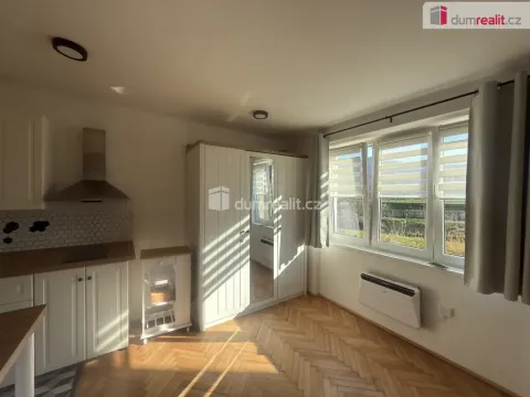 Pronájem bytu 2+kk, Povrly, 5. května, 38 m2