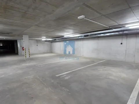 Pronájem garážového stání, Plzeň, Rejskova, 15 m2