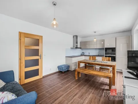 Pronájem bytu 2+kk, Plzeň - Skvrňany, Vejprnická, 66 m2