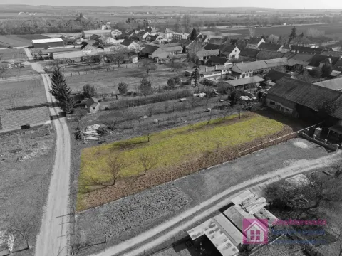 Prodej komerčního pozemku, Rakvice, Nádražní, 1162 m2