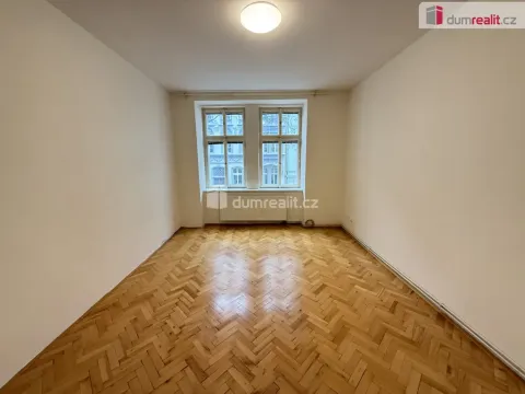 Pronájem bytu 2+kk, Praha - Smíchov, Drtinova, 35 m2