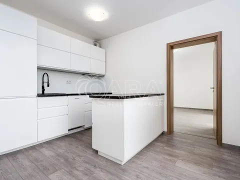 Prodej bytu 2+kk, Praha - Hlubočepy, Ke Smíchovu, 47 m2