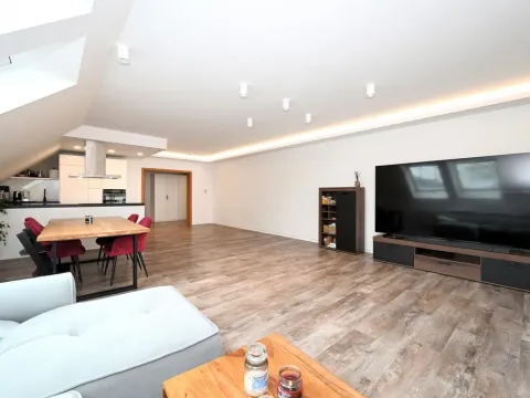 Pronájem bytu 4+kk, Praha - Hrdlořezy, Mezilehlá, 142 m2