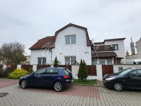 Pronájem rodinného domu, Praha - Horní Počernice, Lukavecká, 140 m2