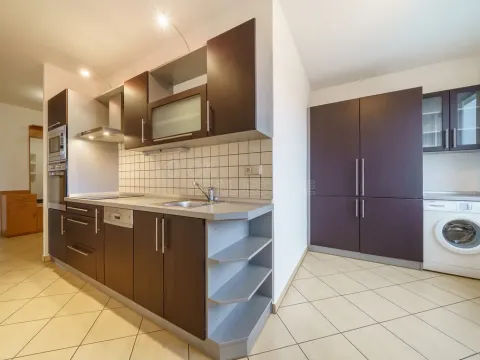 Pronájem bytu 2+1, Ostrov, Jungmannova, 61 m2