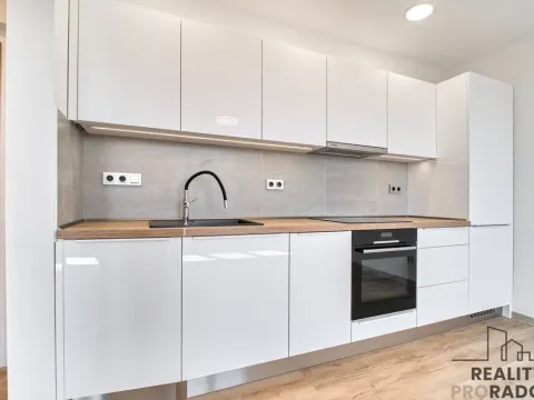 Pronájem bytu 2+kk, Ostrava - Moravská Ostrava, Varenská, 36 m2