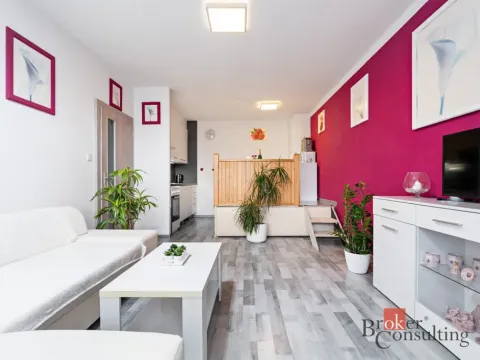 Prodej bytu 2+kk, Stráž, 53 m2