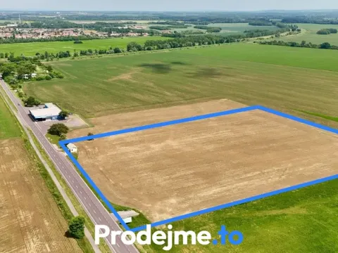 Prodej komerčního pozemku, Hevlín, 35000 m2