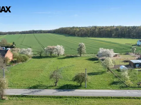 Prodej pozemku pro bydlení, Mžany, 863 m2