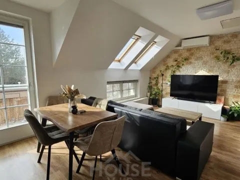 Prodej bytu 2+kk, Holubice, Za Dvorem, 63 m2