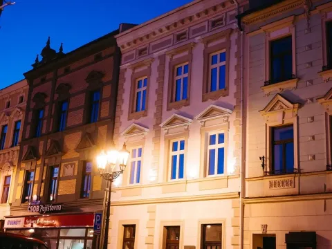 Prodej apartmánu, Frýdek-Místek, Zámecké nám., 405 m2