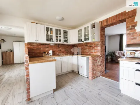 Prodej rodinného domu, Křičeň, 206 m2