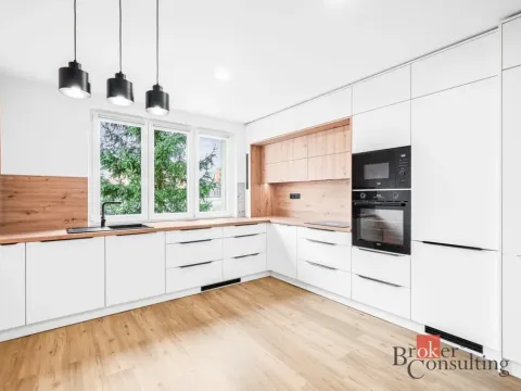 Prodej bytu 4+kk, Plzeň - Lobzy, Rokycanská, 77 m2
